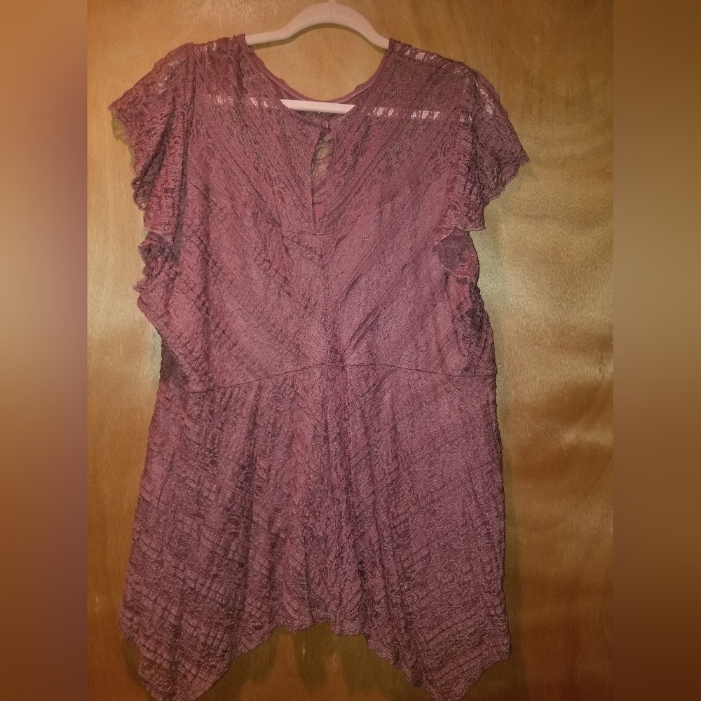 Torrid, Size 3, lace shirt